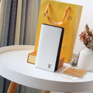 Louis Vuitton Brazza Wallet – White