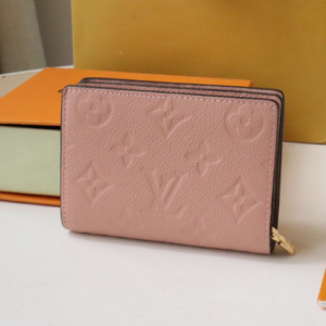 Louis Vuitton’s Signature Monogram Motif Cléa Wallet – Pink